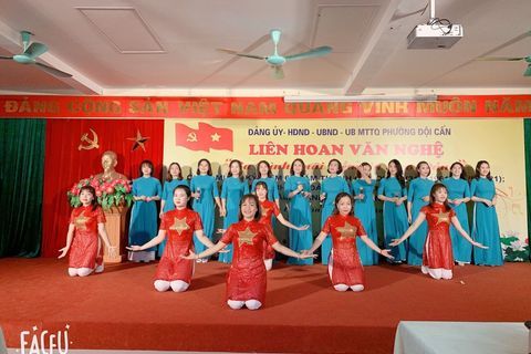 Trường Mẫu giáo Số 10 tham dự Liên hoan văn nghệ “Ba Đình, mãi niềm tin theo Đảng” do UBND phường Đội Cấn tổ chức.