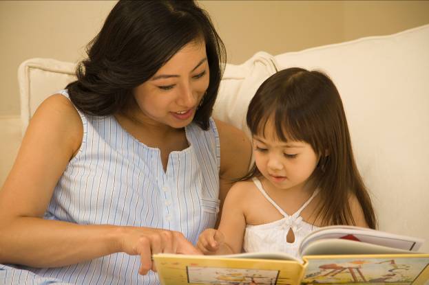 10 lợi ích kể chuyện cho bé hàng ngày có thể khiến bạn bất ngờ - Trường mầm  non Nhật Mỹ
